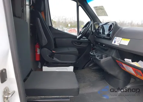 2019 Mercedes-Benz Sprinter 2500 High Roof V6 z USA, uszkodzony, nr VIN WD3PF1CD9KP160898